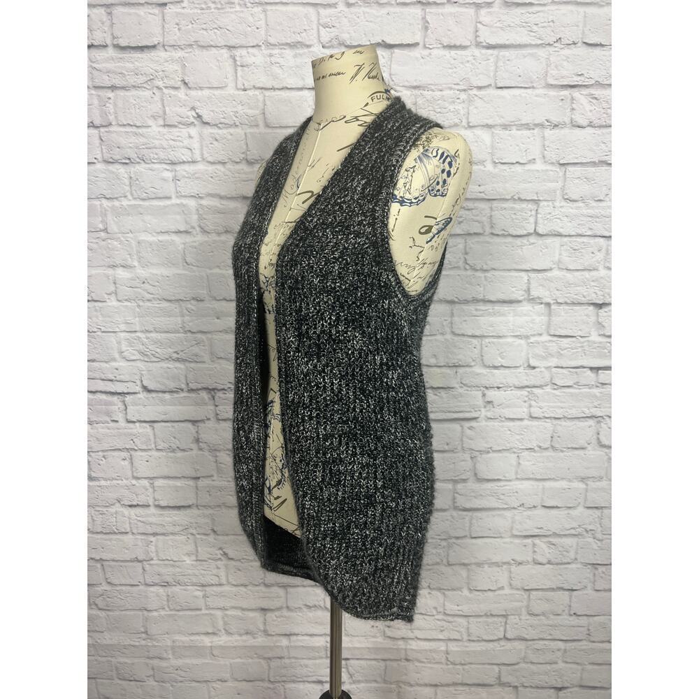 Black and White Knit Open Vest Cardigan - Picture 2 of 6
